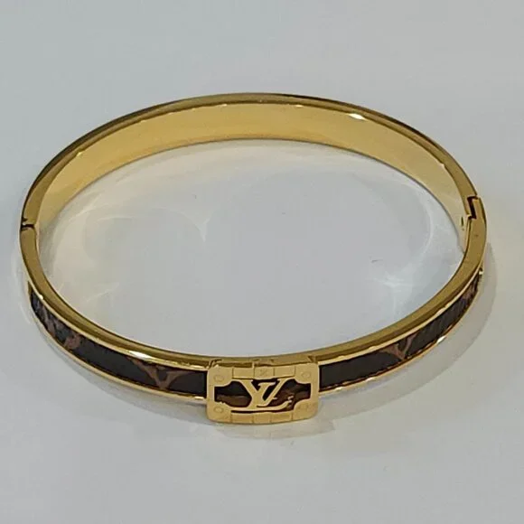 Monogramed Top Label Inspired Clasp Bracelet With Black and Brown Inlay. NWOT - Picture 1 of 4